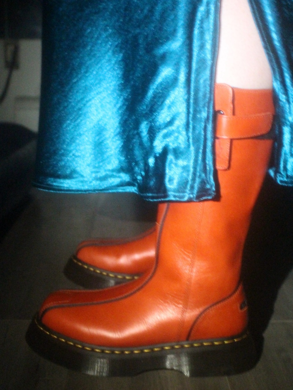 NEW Dr. Marten Buzz Hi Boots Size 8